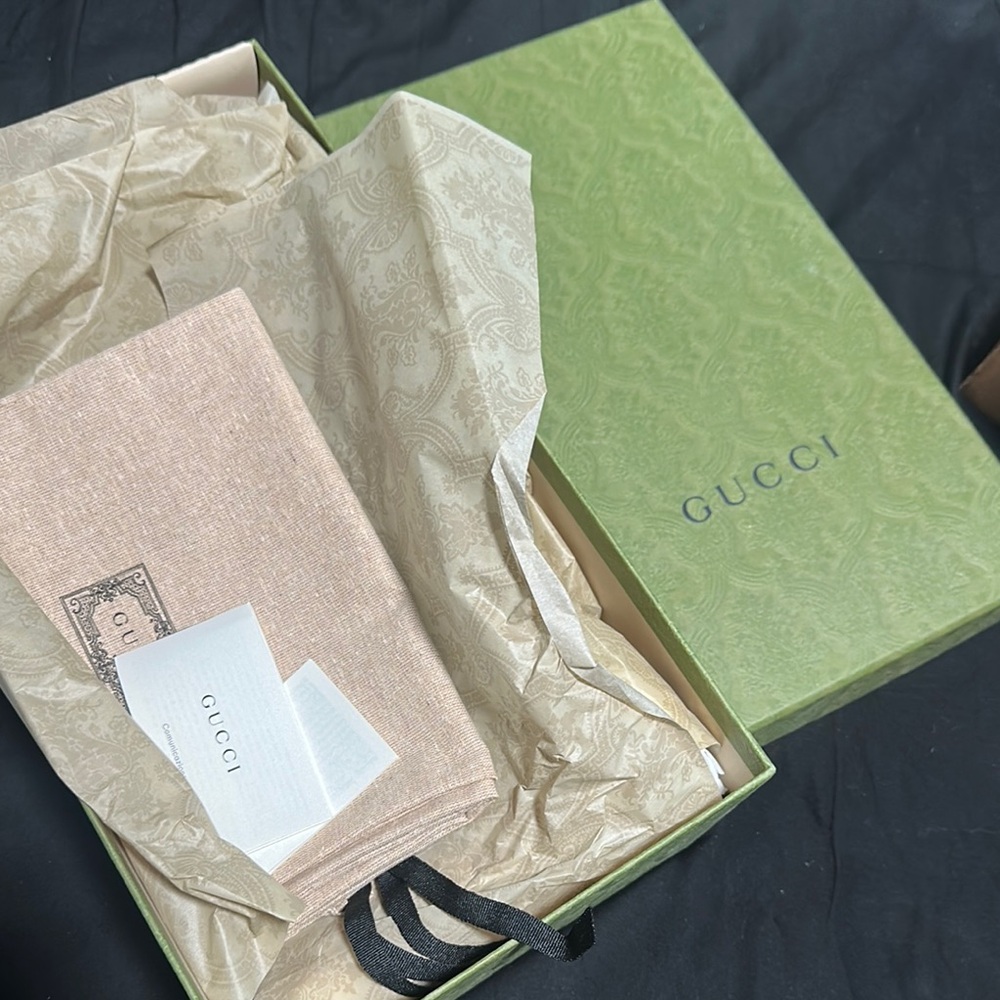 Gucci Green Box with Beige Dust Bag